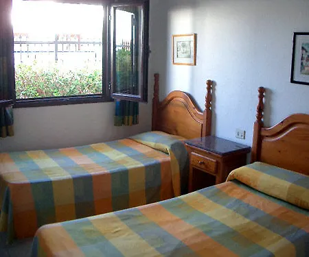 La Laguneta Aparthotel 2*