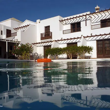 Aparthotel La Laguneta