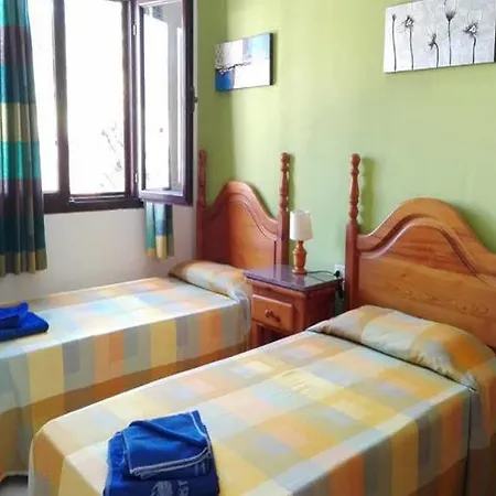 Aparthotel La Laguneta 2*